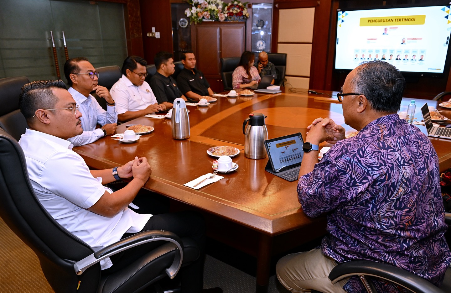 KUNJUNG HORMAT EXCO BELIA DAN SUKAN NEGERI JOHOR KE MSN Majlis Sukan Negara Malaysia | Majlis Sukan Negara Malaysia